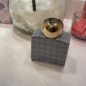 Two’s company porcelain/ceramic container